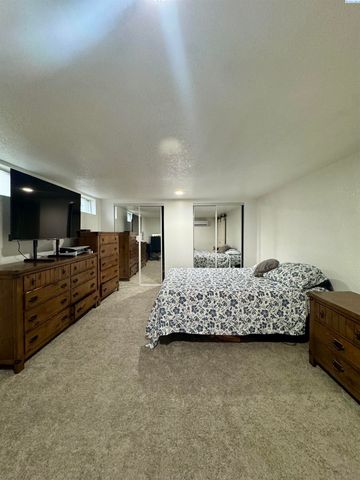 213 Casey Ave, Richland, WA 99352