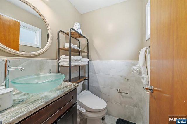 857 Avenue C, Bayonne, NJ 07002