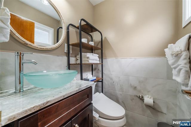 857 Avenue C, Bayonne, NJ 07002