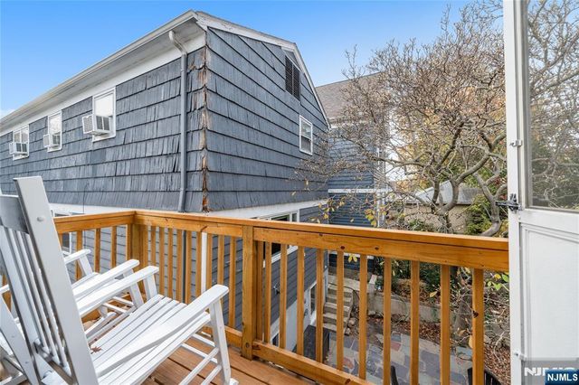 857 Avenue C, Bayonne, NJ 07002