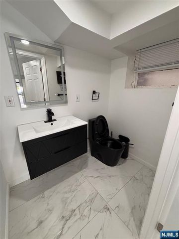 857 Avenue C, Bayonne, NJ 07002