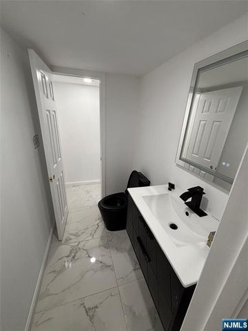 857 Avenue C, Bayonne, NJ 07002