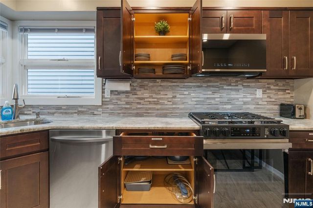 857 Avenue C, Bayonne, NJ 07002