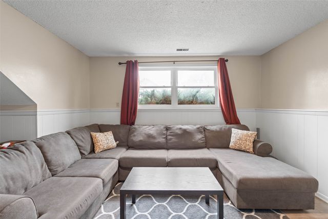 2303 47th Street, Des Moines, IA 50310