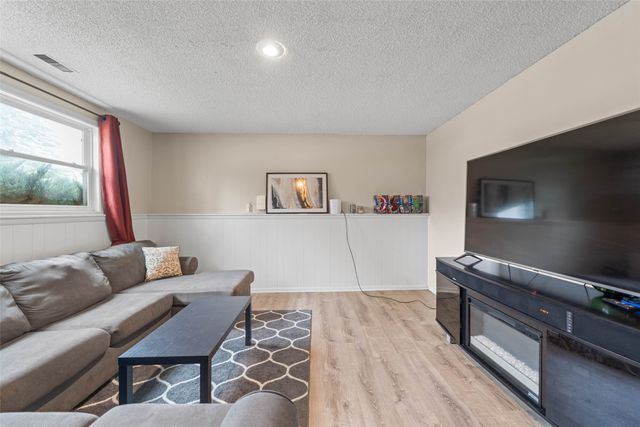 2303 47th Street, Des Moines, IA 50310