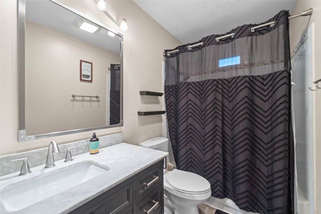 2303 47th Street, Des Moines, IA 50310