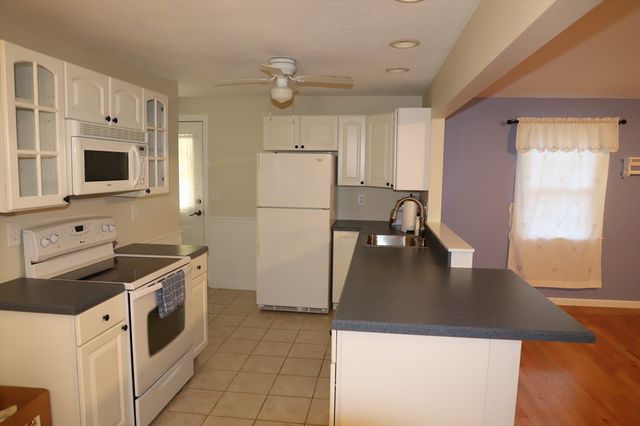 134 Peekskill Ave., Springfield, MA 01129