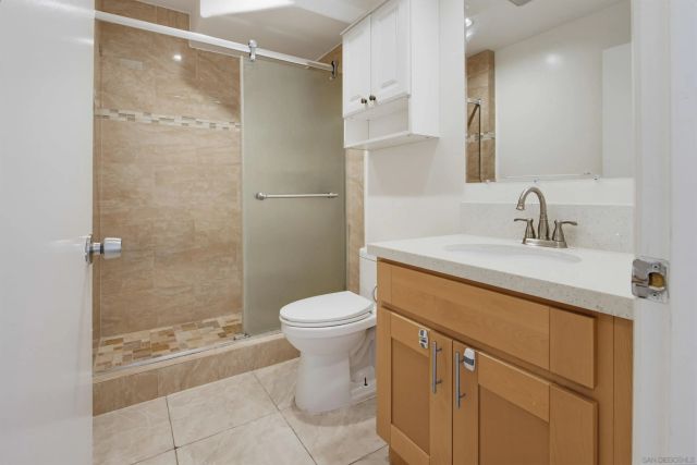 8332 Regents Rd E, San Diego, CA 92122