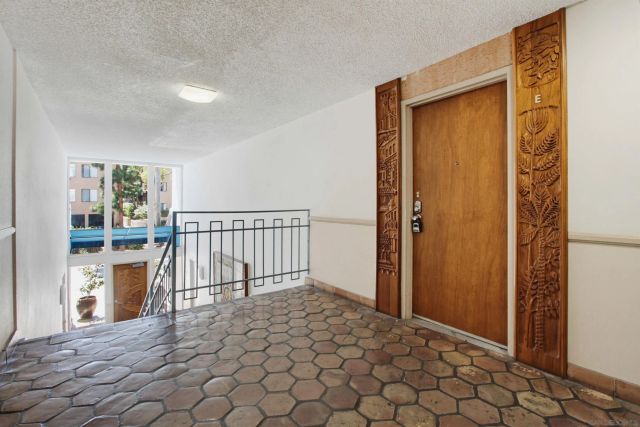 8332 Regents Rd E, San Diego, CA 92122