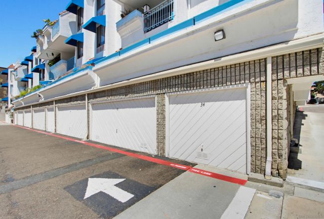 8332 Regents Rd E, San Diego, CA 92122