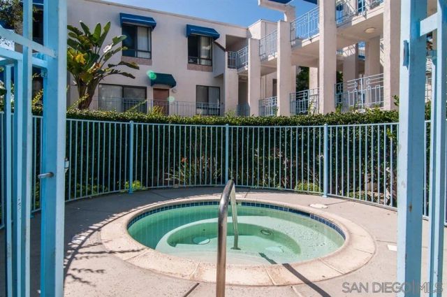 8332 Regents Rd E, San Diego, CA 92122