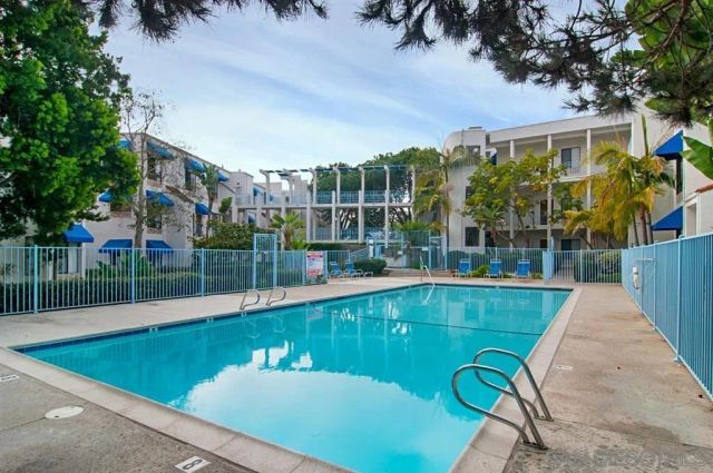 8332 Regents Rd E, San Diego, CA 92122