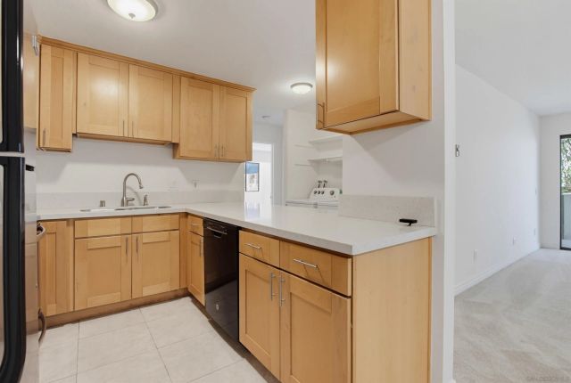 8332 Regents Rd E, San Diego, CA 92122