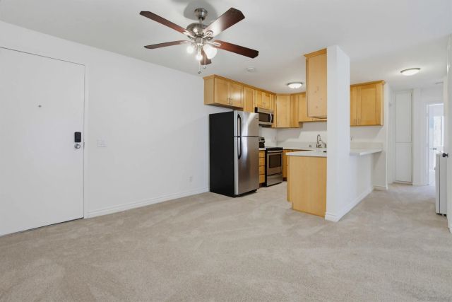 8332 Regents Rd E, San Diego, CA 92122
