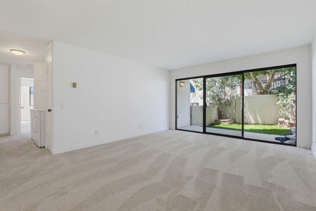 8332 Regents Rd E, San Diego, CA 92122