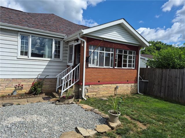1037 6th St, Jefferson Hills, PA 15088