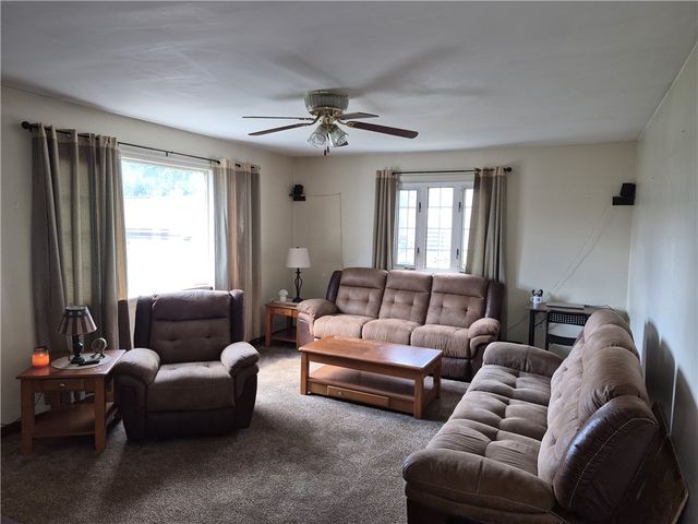 1037 6th St, Jefferson Hills, PA 15088