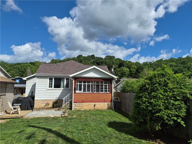 1037 6th St, Jefferson Hills, PA 15088