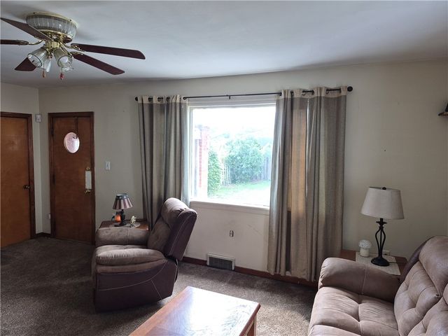 1037 6th St, Jefferson Hills, PA 15088