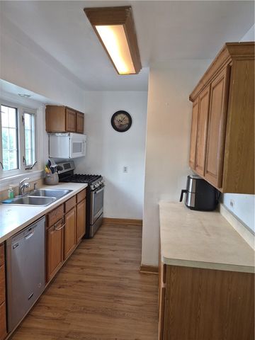 1037 6th St, Jefferson Hills, PA 15088