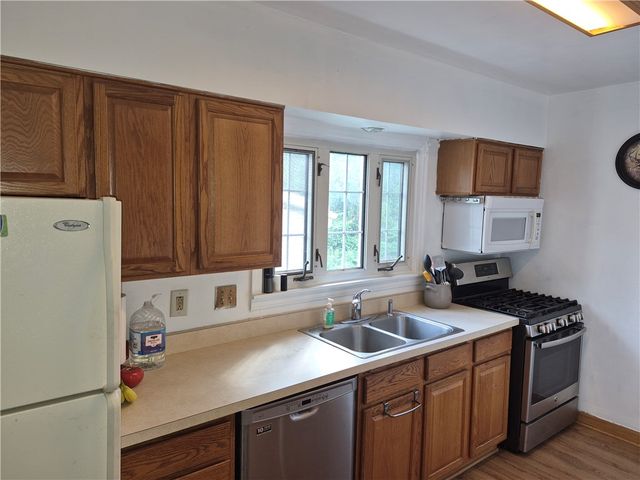 1037 6th St, Jefferson Hills, PA 15088