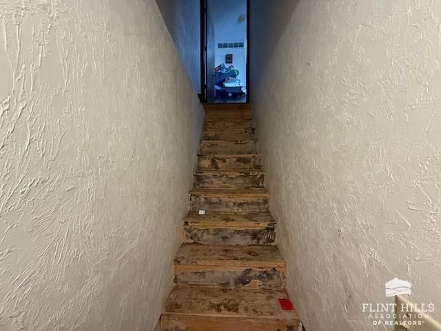 6803 Old Milford Road, Milford, KS 66514