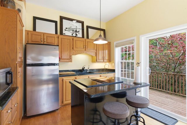 85 Townhouse Way Apt 18, Woodstock, VT 05091