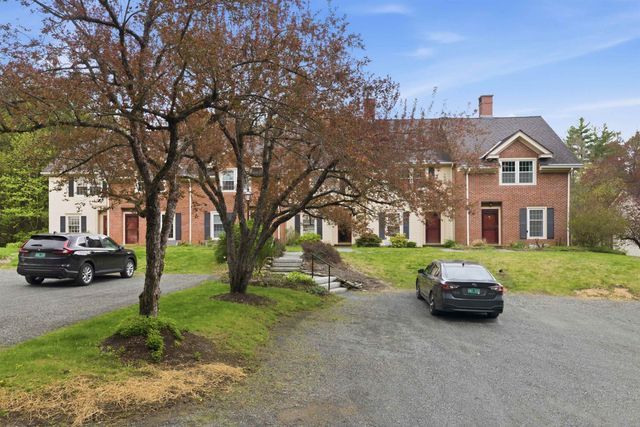 85 Townhouse Way Apt 18, Woodstock, VT 05091