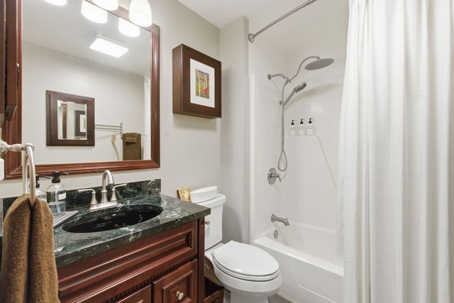 85 Townhouse Way Apt 18, Woodstock, VT 05091