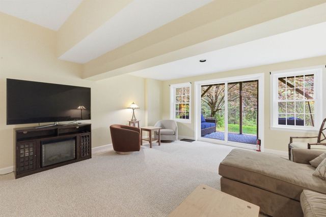 85 Townhouse Way Apt 18, Woodstock, VT 05091