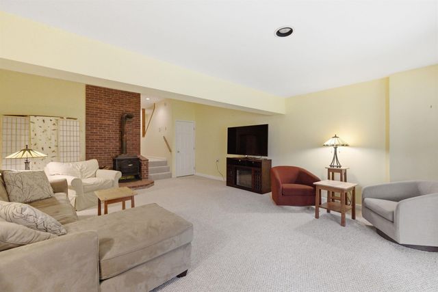 85 Townhouse Way Apt 18, Woodstock, VT 05091