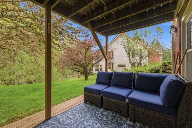 85 Townhouse Way Apt 18, Woodstock, VT 05091