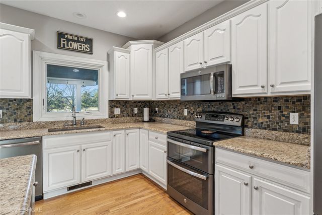 3086 Cottonwood Drive, Waukee, IA 50263