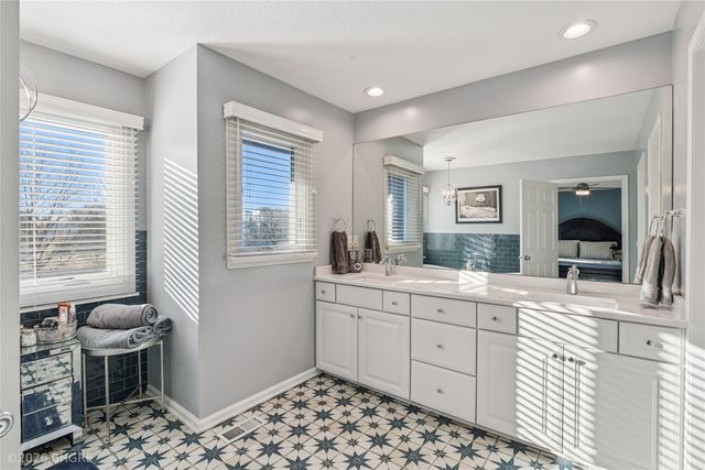 3086 Cottonwood Drive, Waukee, IA 50263