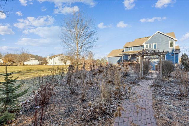 3086 Cottonwood Drive, Waukee, IA 50263