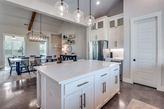 450 Cobb Lane, Waxahachie, TX 75167