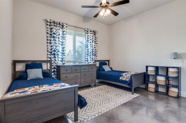 450 Cobb Lane, Waxahachie, TX 75167