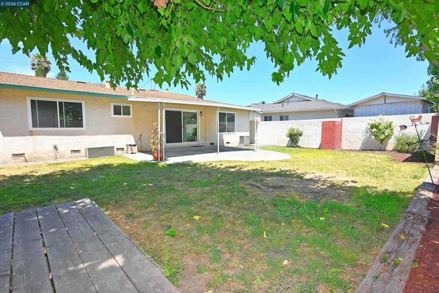 2457 Tanager Ct, Concord, CA 94520