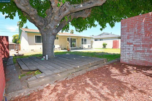 2457 Tanager Ct, Concord, CA 94520