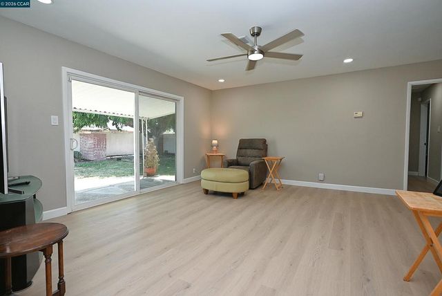 2457 Tanager Ct, Concord, CA 94520