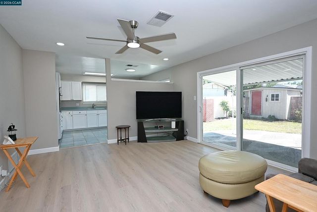 2457 Tanager Ct, Concord, CA 94520