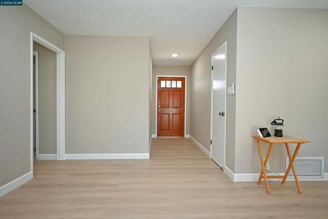 2457 Tanager Ct, Concord, CA 94520