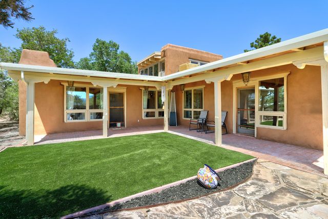 1321 Yippee Calle Court NW, Corrales, NM 87048