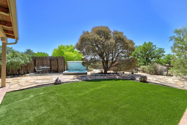 1321 Yippee Calle Court NW, Corrales, NM 87048