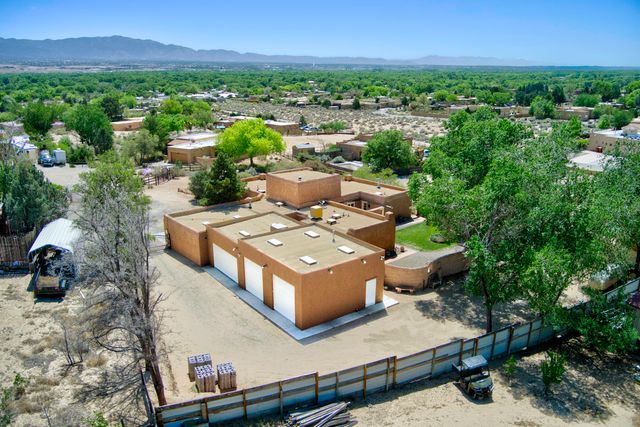 1321 Yippee Calle Court NW, Corrales, NM 87048