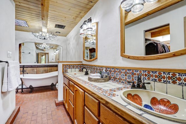 1321 Yippee Calle Court NW, Corrales, NM 87048