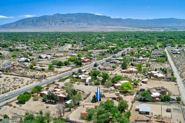 1321 Yippee Calle Court NW, Corrales, NM 87048