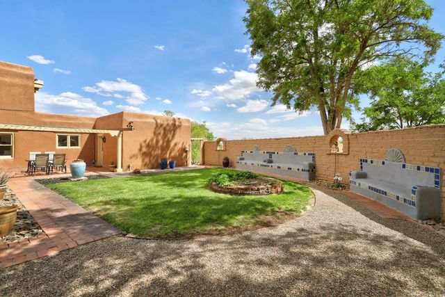1321 Yippee Calle Court NW, Corrales, NM 87048