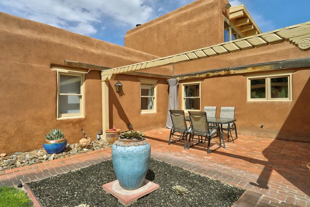 1321 Yippee Calle Court NW, Corrales, NM 87048