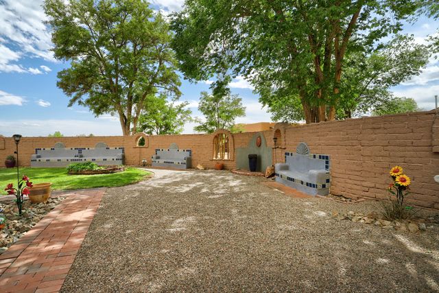 1321 Yippee Calle Court NW, Corrales, NM 87048